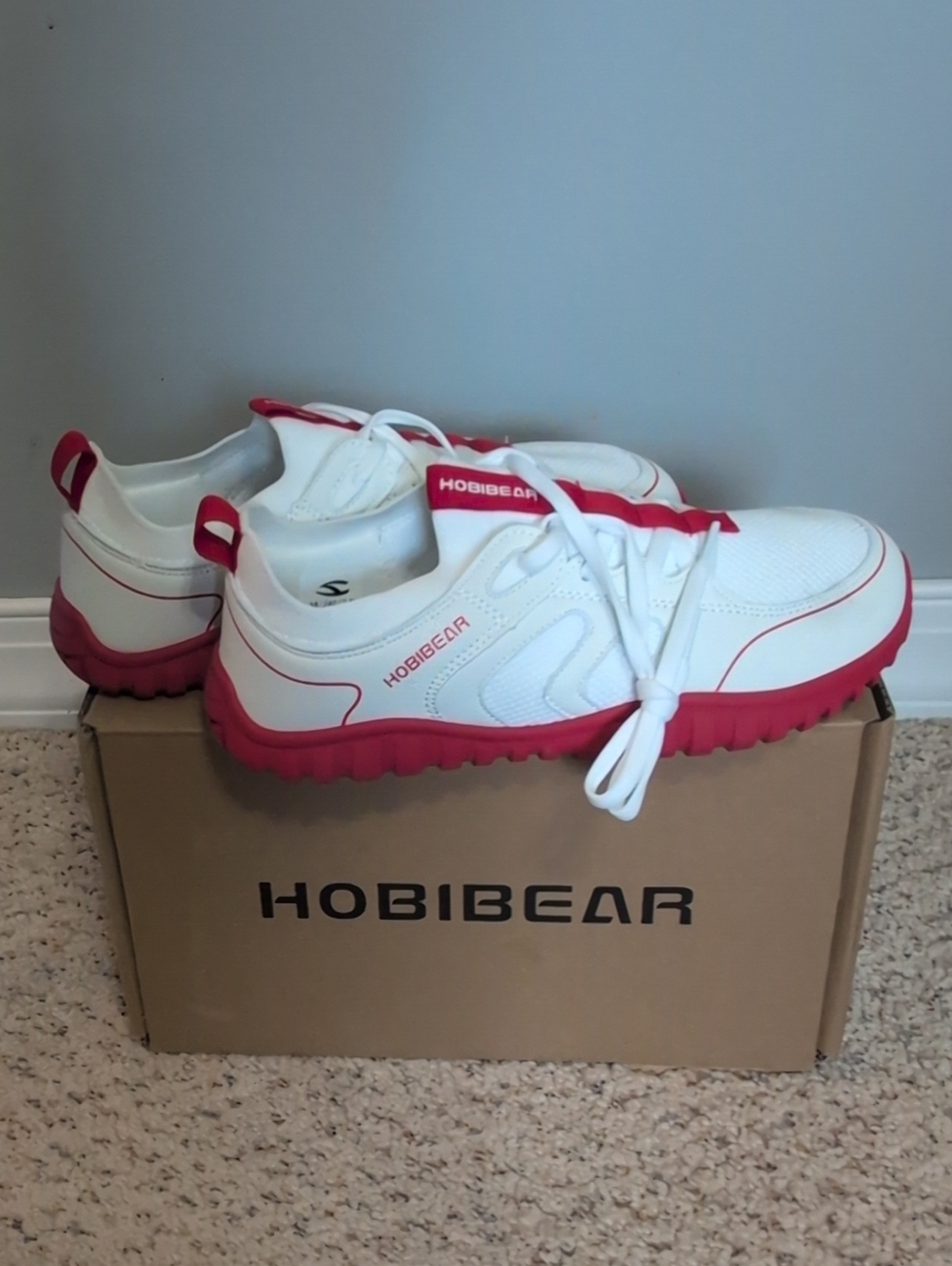 Hobibear Women's White and Red Athletic Sneakers - Lightweight Comfort 7.5